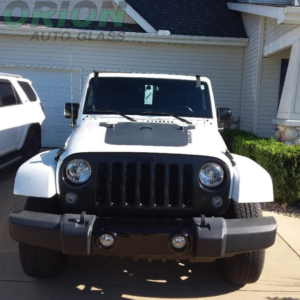 white jeep, windshield replacement